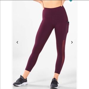 Mila High-Waisted Pocket Capri